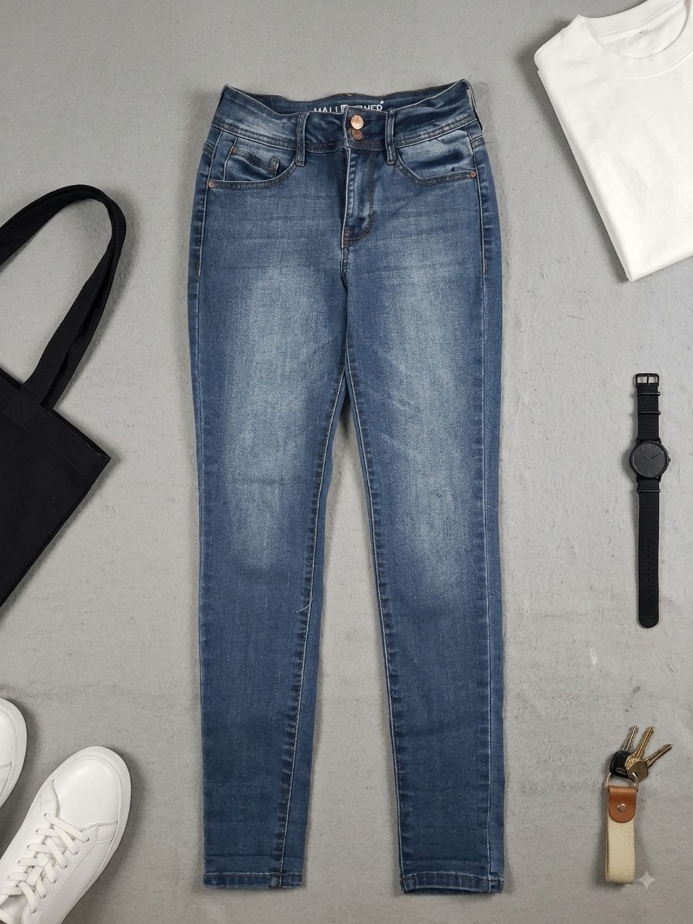 WallFlower Medium Wash Flirty Curvy High Rise Skinny Jeans Size 3